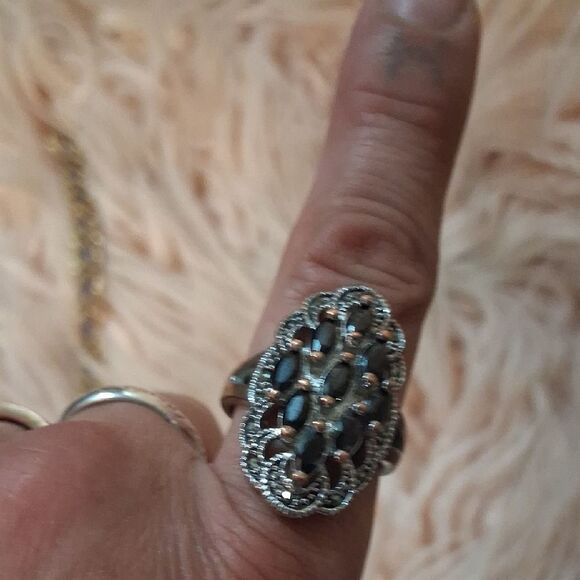 Elegant Silvertone and Black Women's Marcasite Ring - Picture 1 of 7